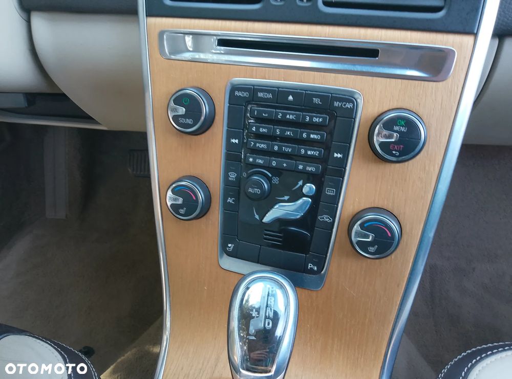 Volvo XC 60 - 24