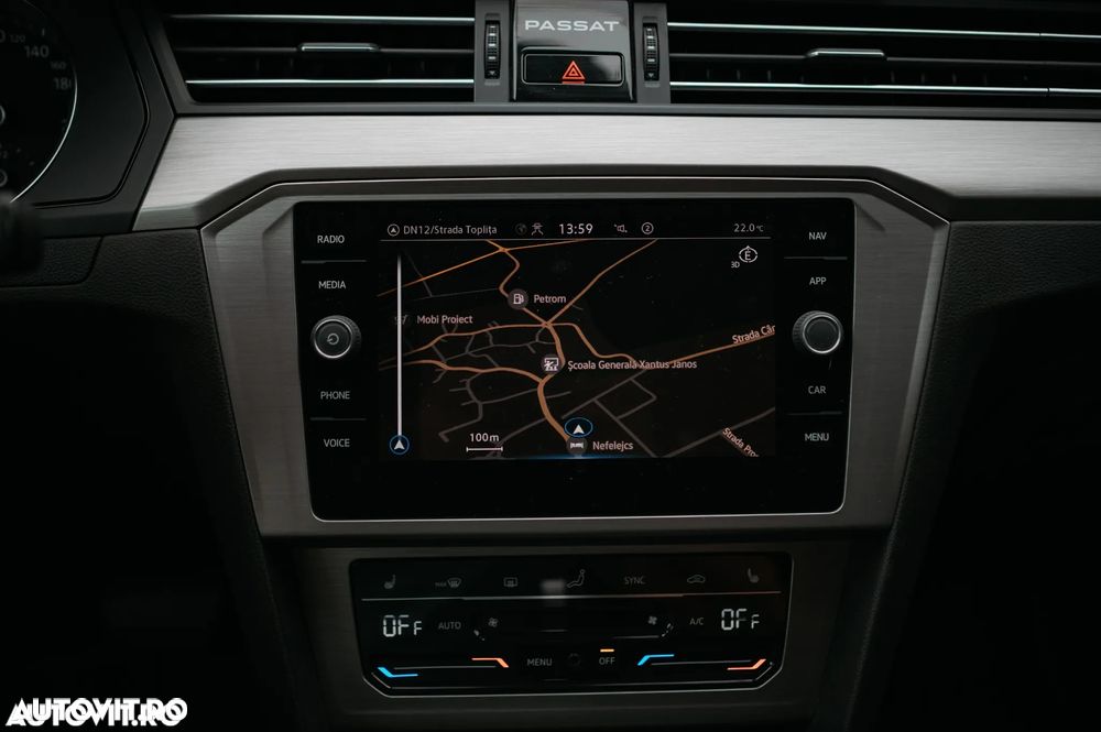 Volkswagen Passat 2.0 TDI SCR DSG - 13