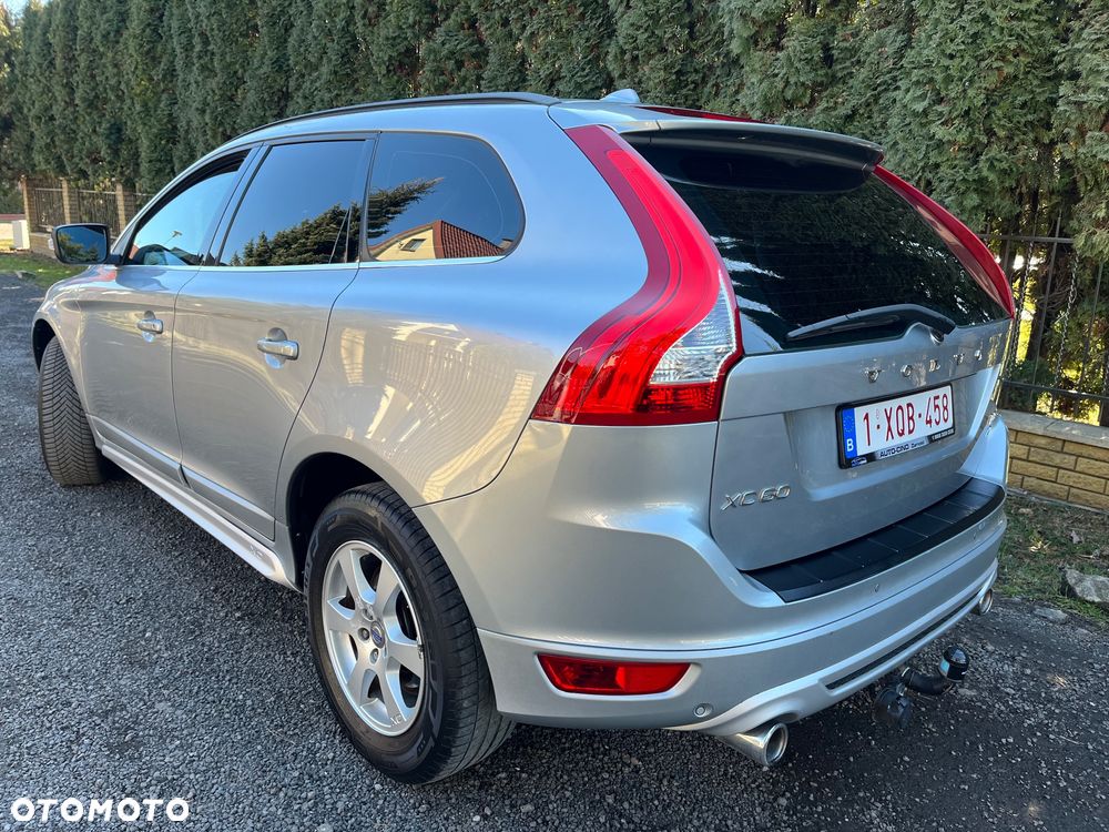 Volvo XC 60 2.4D AWD RDesign - 11
