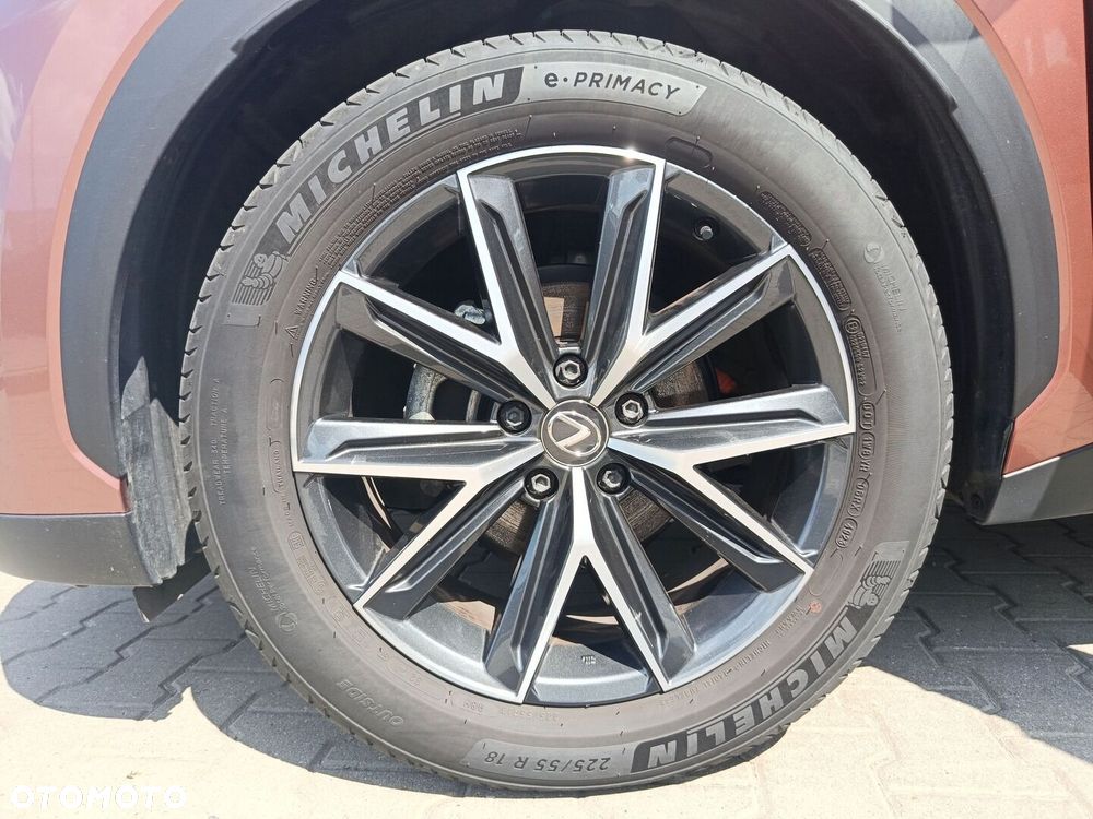Lexus LBX 1.5 Hybrid Emotion - 16