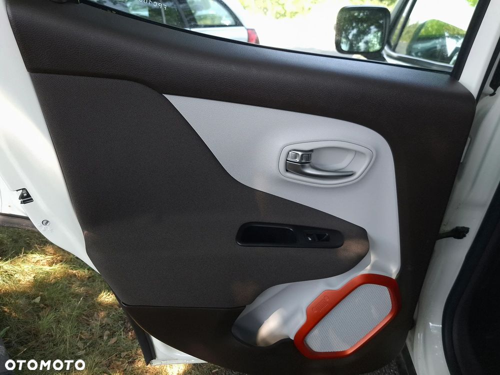 Jeep Renegade 1.4 MultiAir Longitude - 24