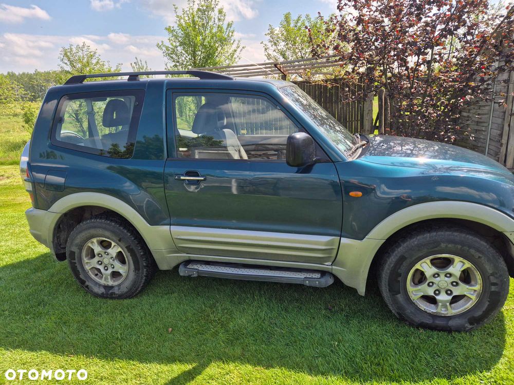 Mitsubishi Pajero - 2