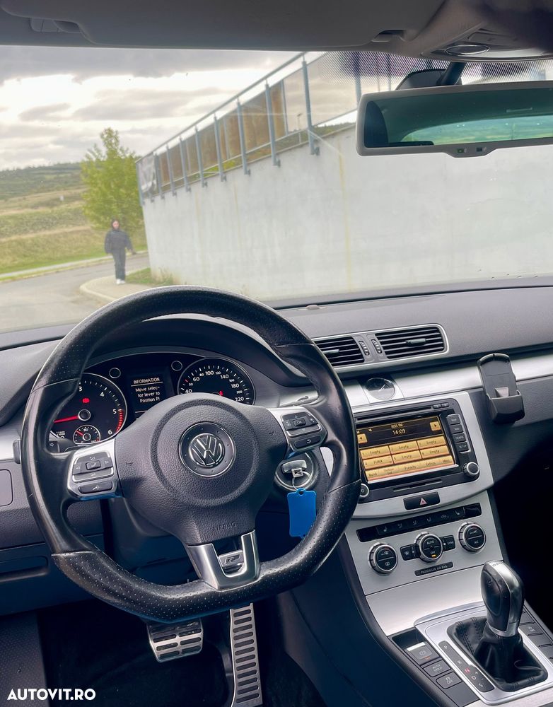 Volkswagen Passat Variant 2.0 Blue TDI DSG SCR R-Line - 11