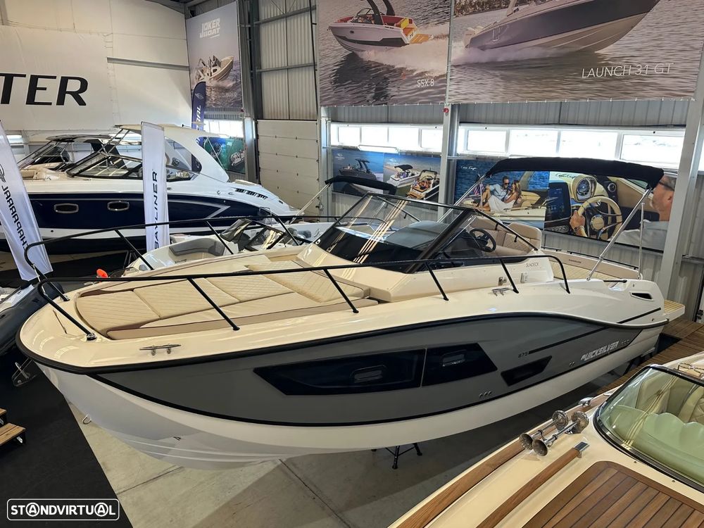 Quicksilver Activ 875 Sundeck - 4