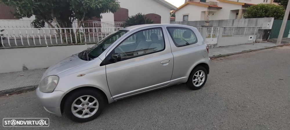 Toyota Yaris 1.0 Sol ABS - 3