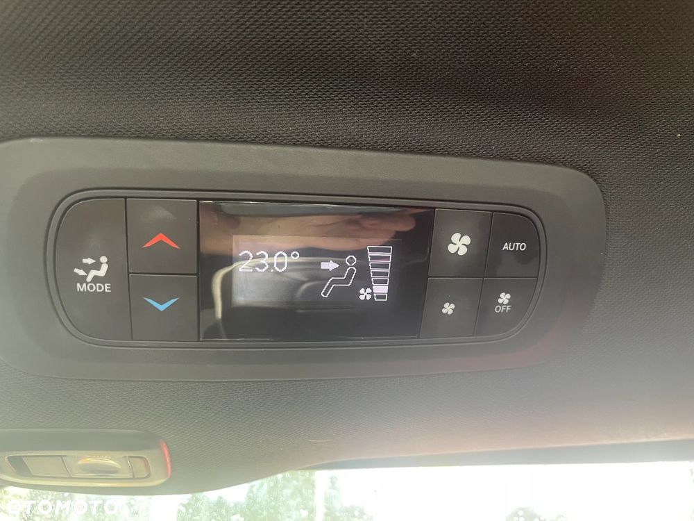 Chrysler Pacifica - 16