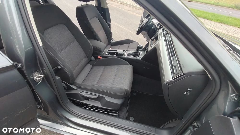 Volkswagen Passat 1.6 TDI (BlueMotion Technology) DSG Comfortline - 19