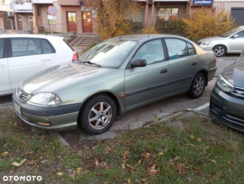 Toyota Avensis - 1