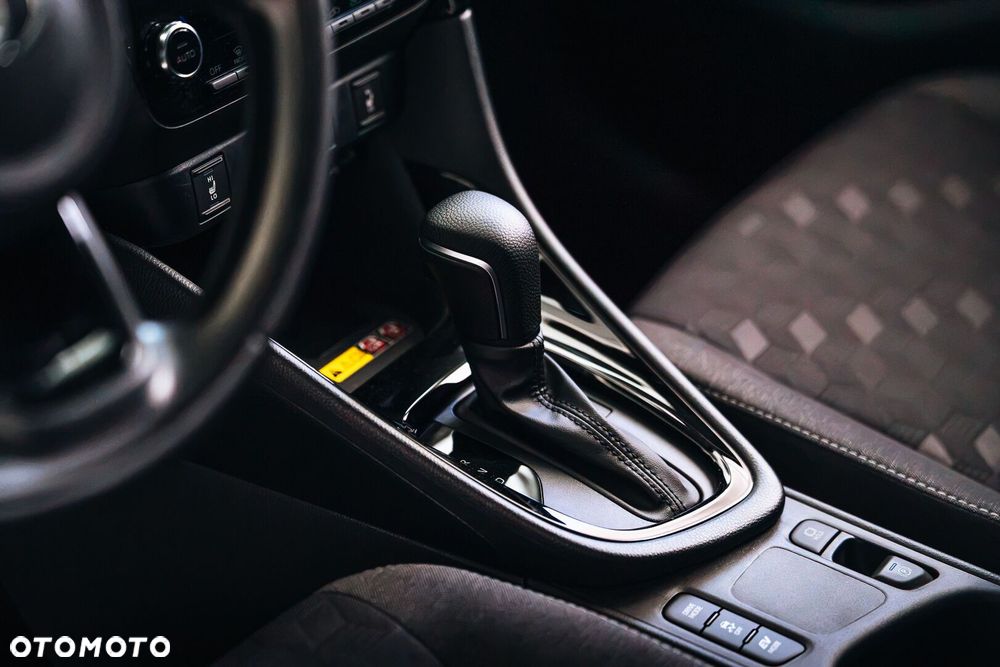 Toyota Yaris Hybrid 1.5 Style - 19