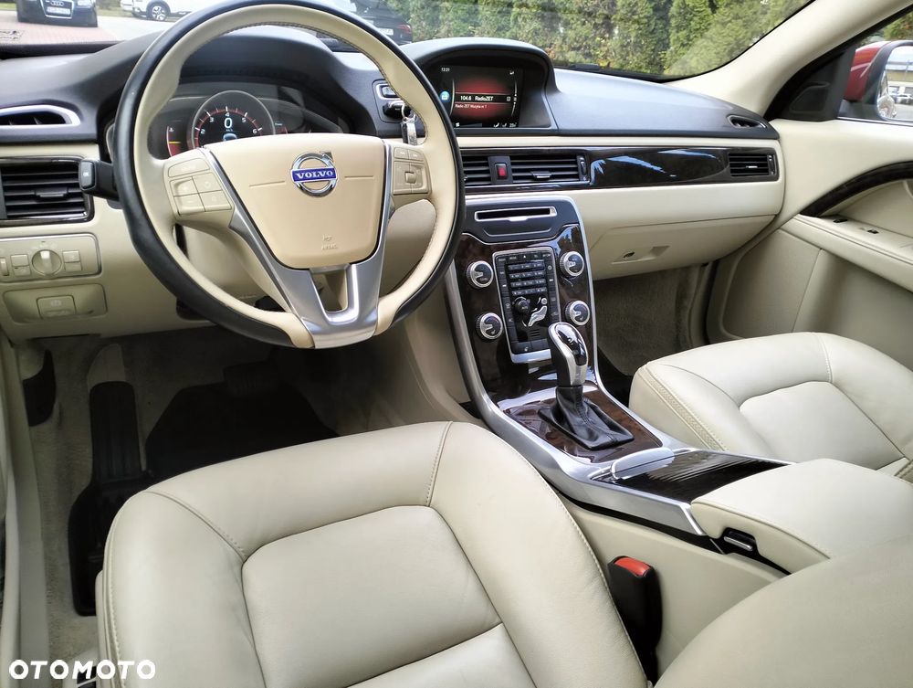 Volvo XC 70 3.2 AWD Momentum - 11
