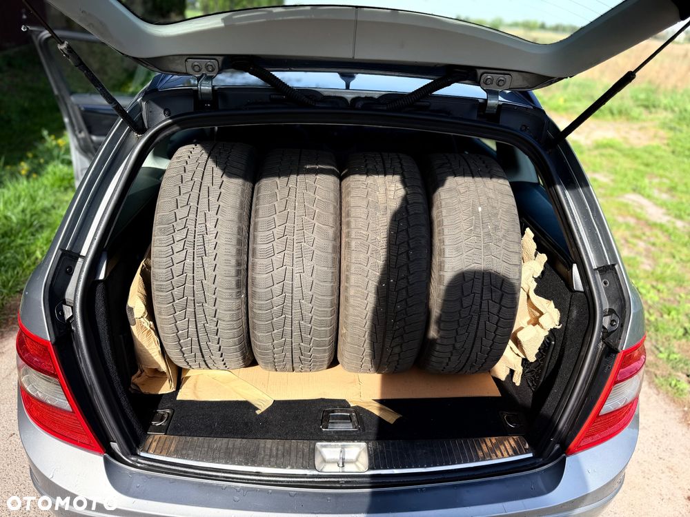 Mercedes-Benz Klasa C 200 (BlueEFFICIENCY) 7G-TRONIC Avantgarde - 38
