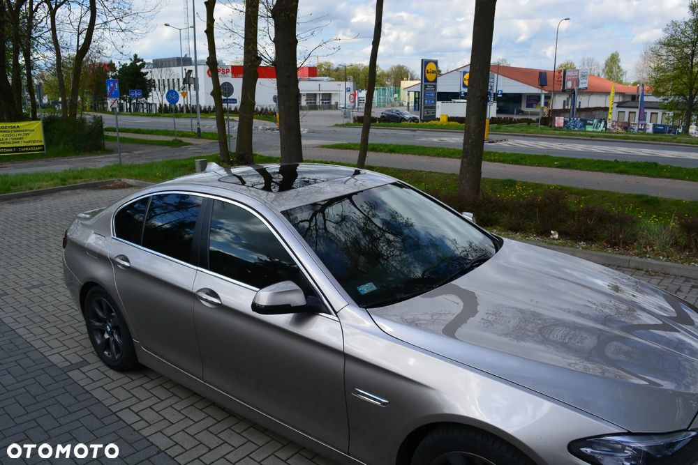 BMW Seria 5 528i xDrive Luxury Line - 35