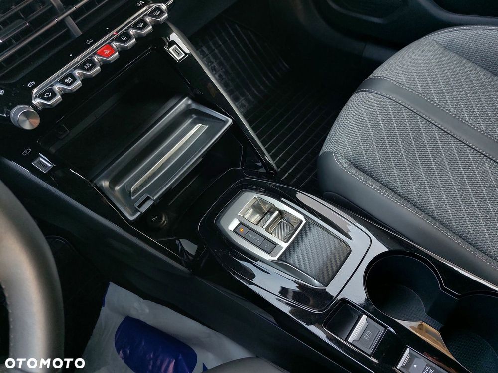 Peugeot 2008 1.2 PureTech Allure S&S EAT8 - 8