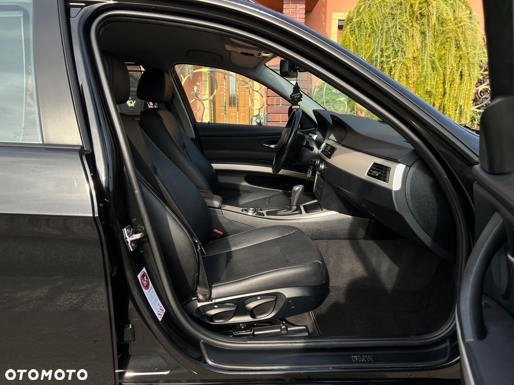 BMW Seria 3 318d DPF Edition Sport - 30