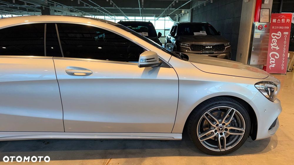 Mercedes-Benz CLA 220 4-Matic AMG Line - 5