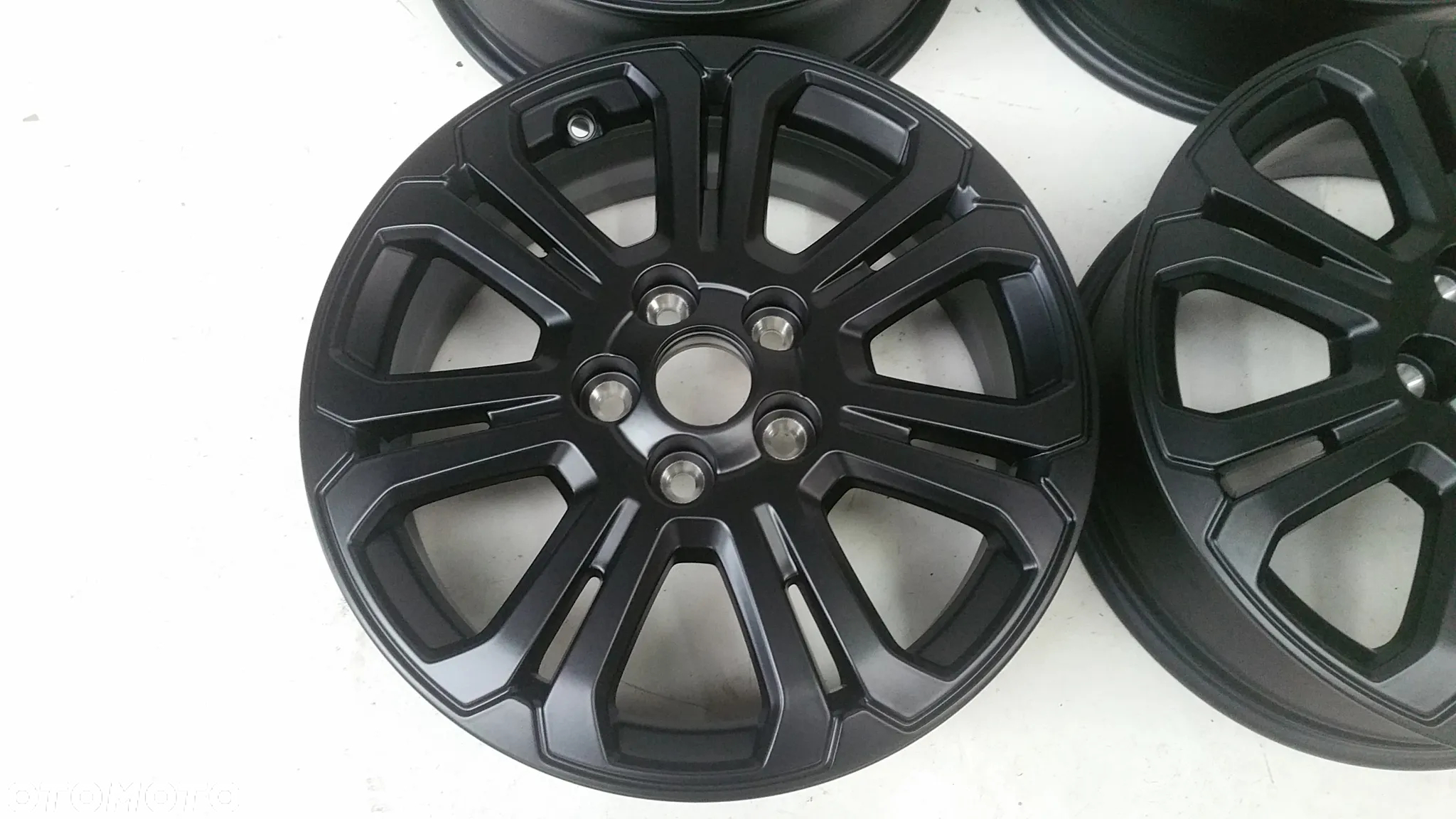 Felgi aluminiowe TRAFIC VIVARO TALENTO PRIMASTAR 5x114,3 - 5