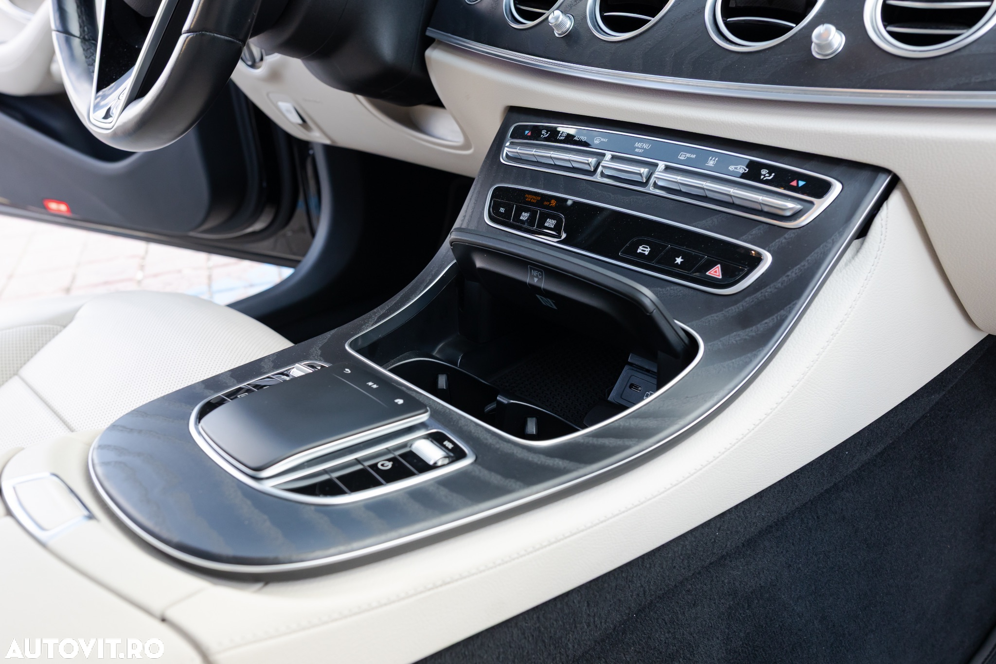 Mercedes-Benz E 300 9G-TRONIC AMG Line - 21