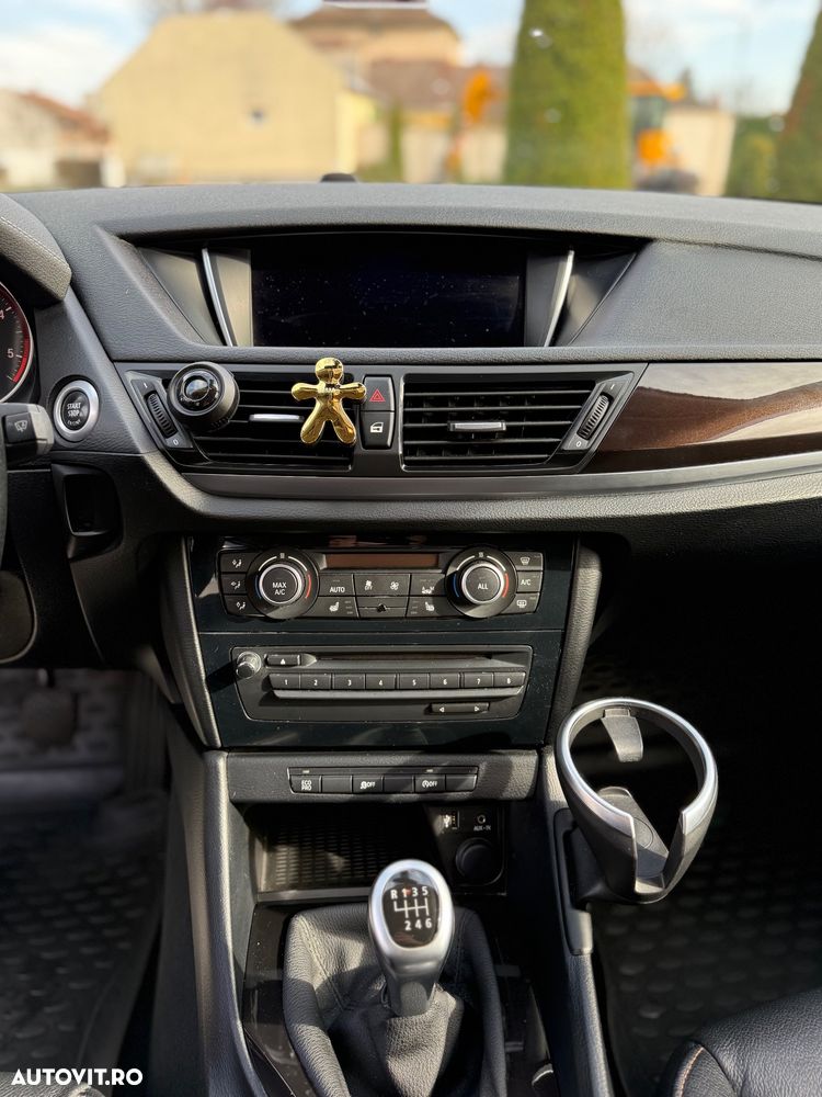 BMW X1 sDrive18d - 12