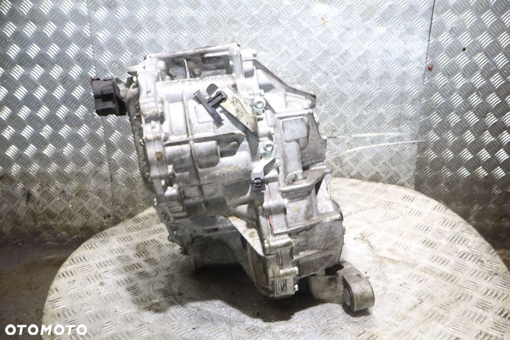 SKRZYNIA BIEGÓW AUTOMAT  TOYOTA C-HR I 1.8 - 3