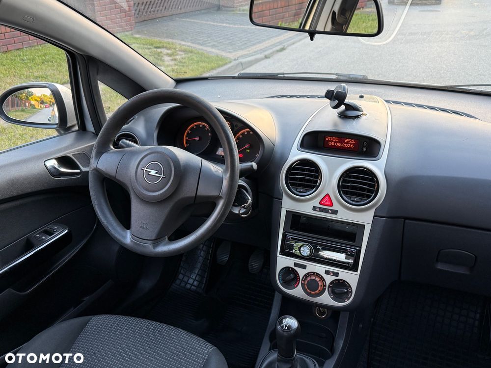 Opel Corsa 1.2 16V Essentia - 7