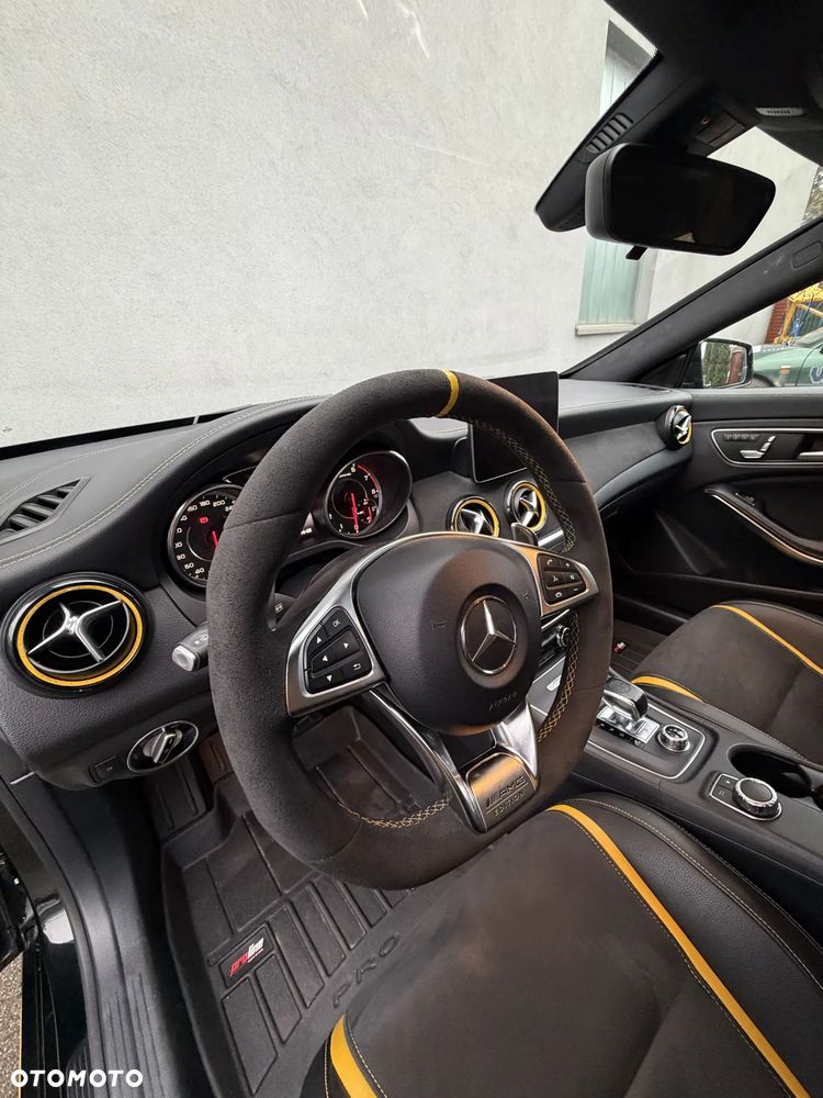 Mercedes-Benz CLA AMG 45 4Matic AMG Sp.sh 7G-DCT Yellow Night Edition - 27