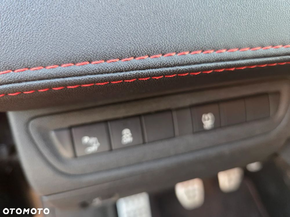 Peugeot 208 1.6 THP GTi - 23