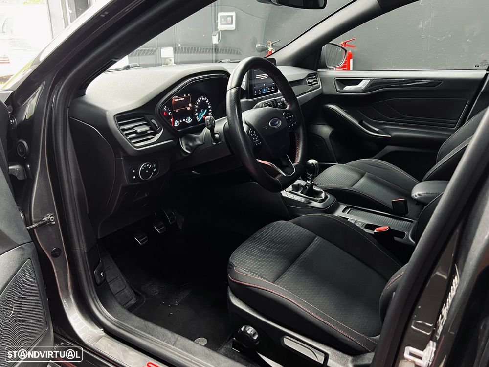 Ford Focus 1.0 EcoBoost ST-Line - 12