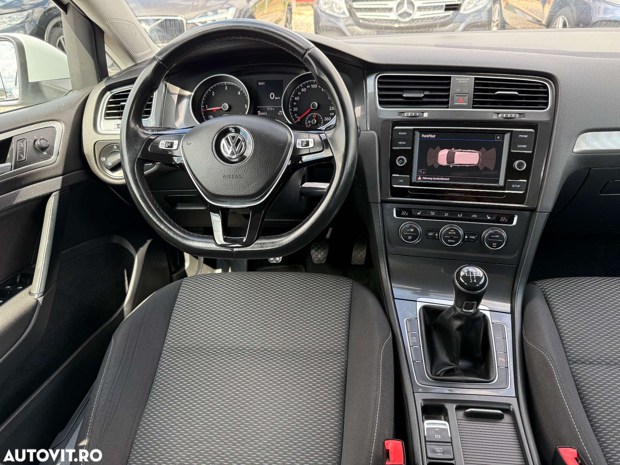 Volkswagen Golf 1.6 TDI (BlueMotion Technology) Trendline - 17