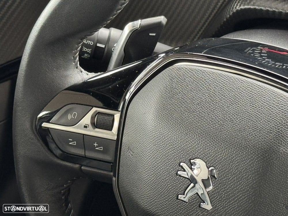 Peugeot 2008 1.5 BlueHDi Allure Pack EAT8 - 11
