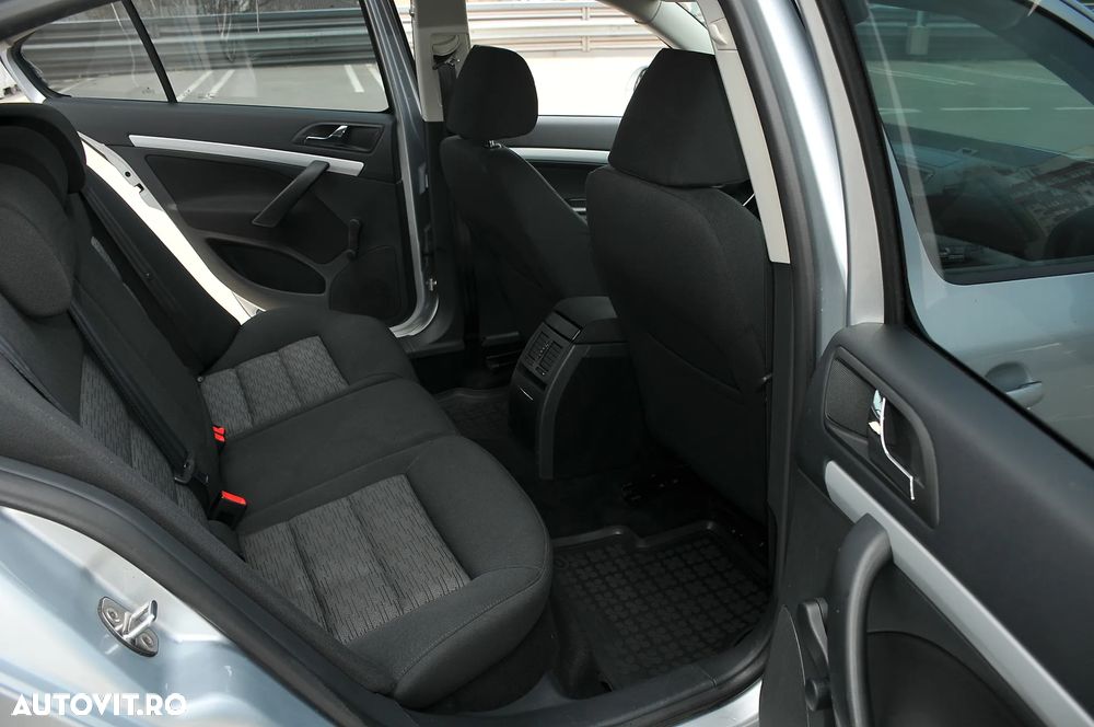 Skoda Octavia 1.6 TDI DPF Classic Green tec - 12