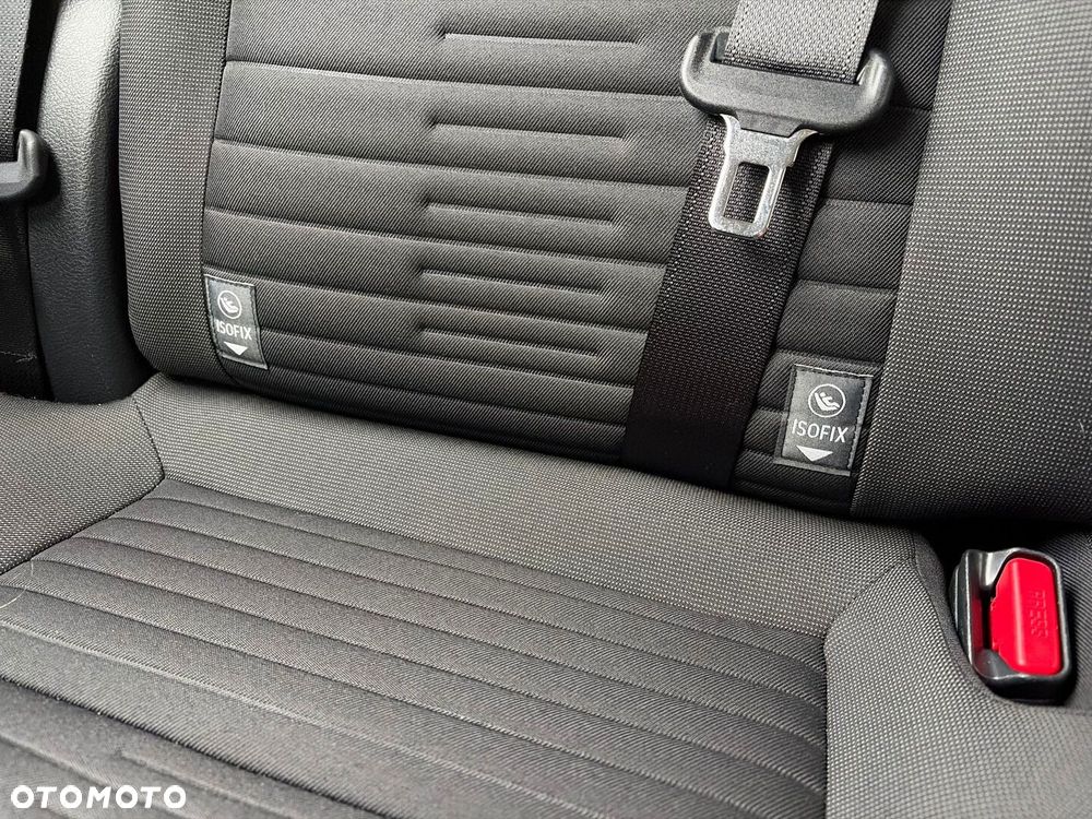 Toyota Auris - 24