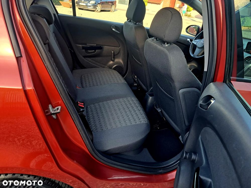 Opel Corsa 1.4 16V Cosmo - 9