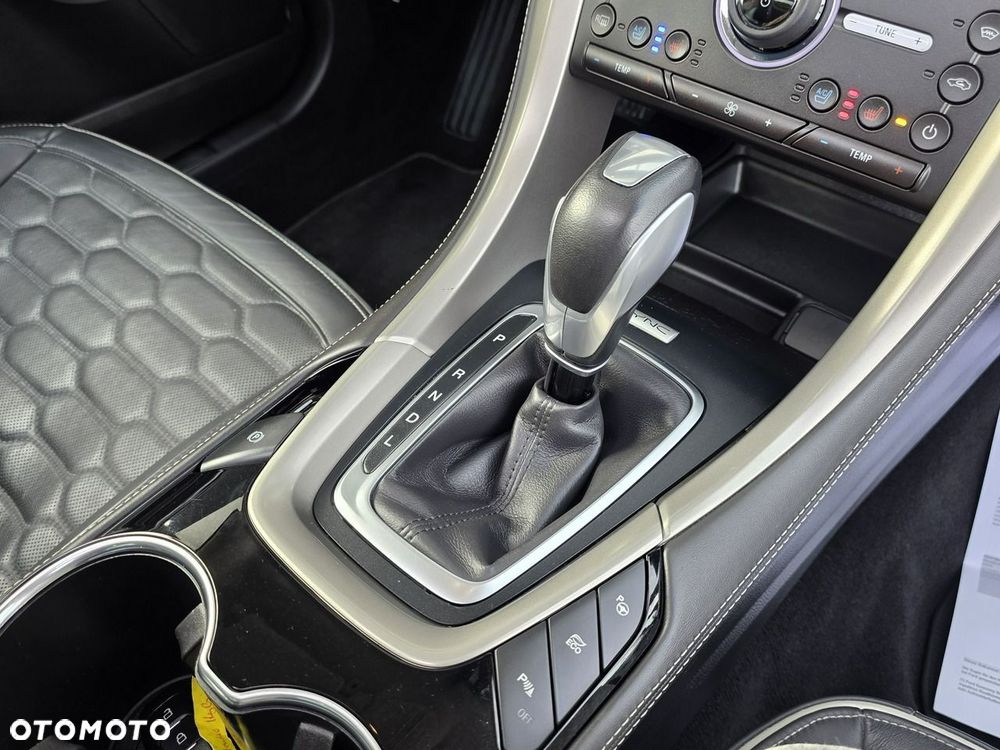 Ford Mondeo 2.0 Hybrid Vignale - 11