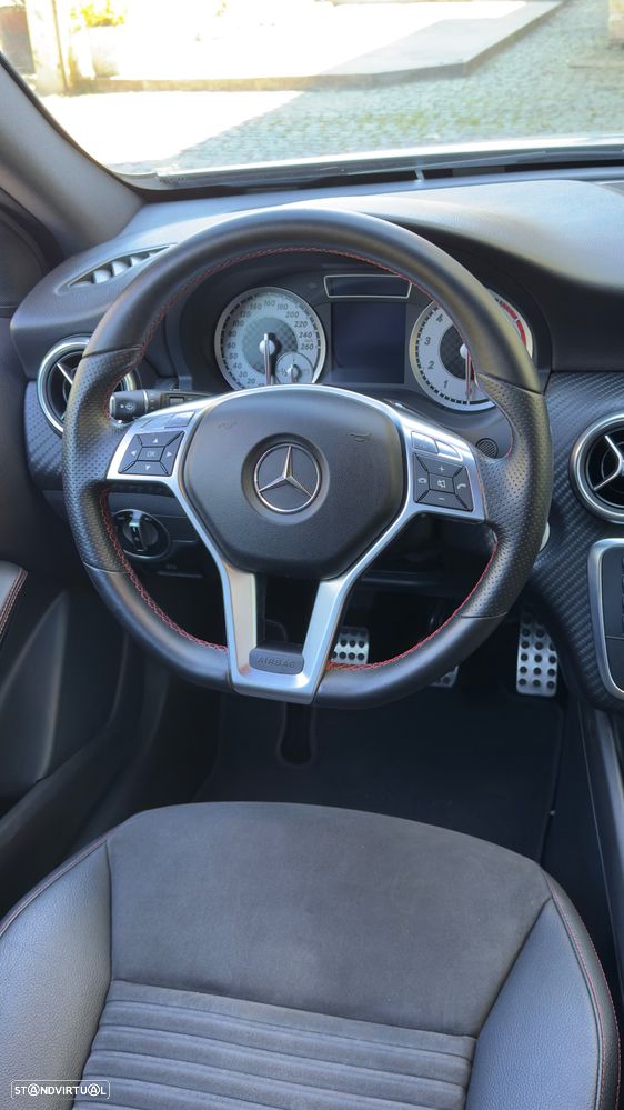 Mercedes-Benz A 180 AMG Line - 4