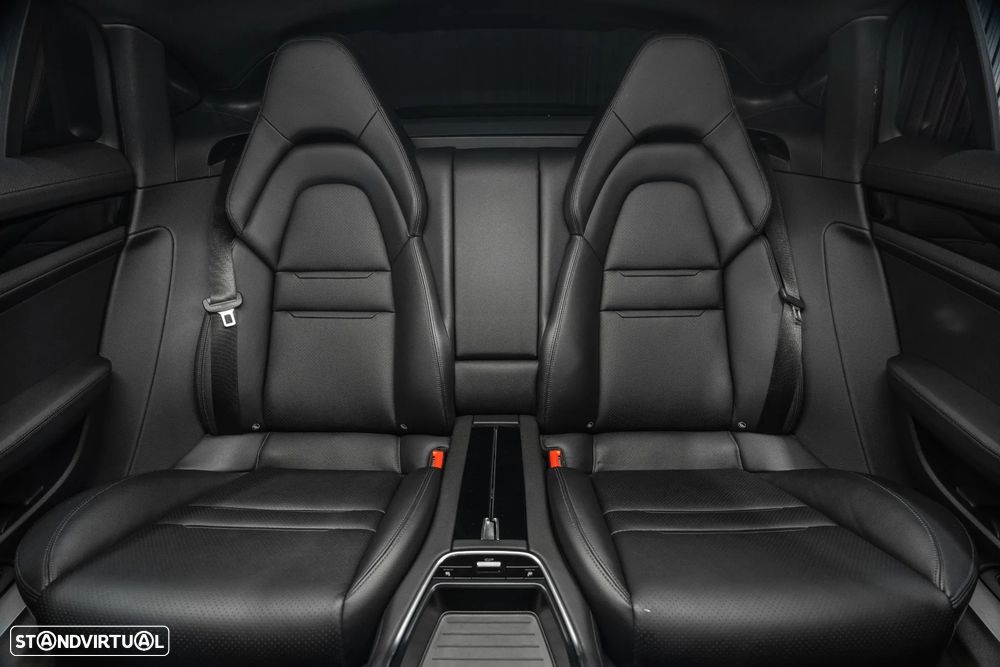 Porsche Panamera 4 E-Hybrid Platinum Edition - 28