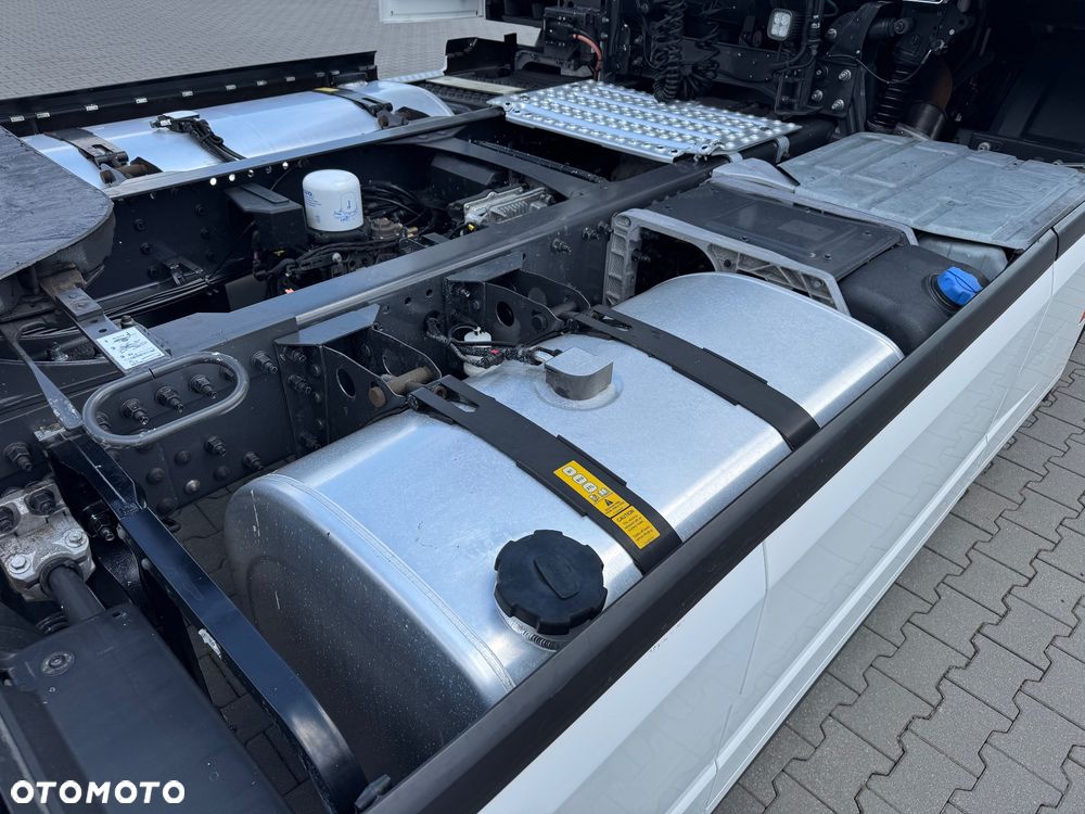 Volvo FM FH 500 Euro6 Full Led z kurierki Import France - 11