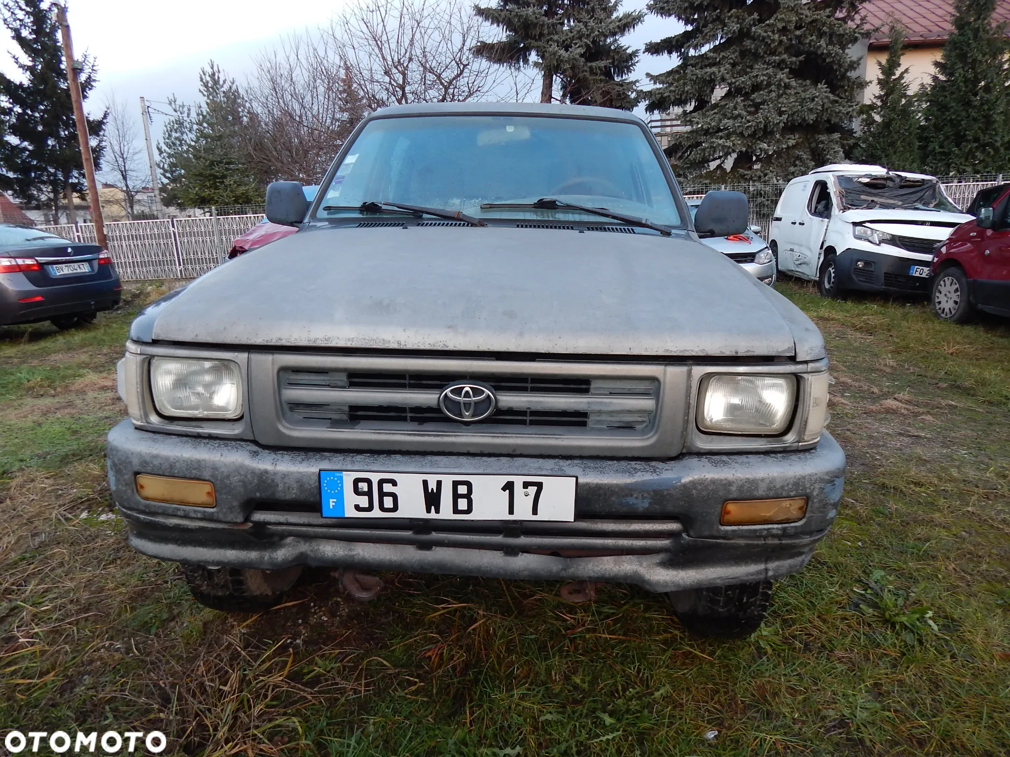 Toyota Hilux 4WD DLX - 8