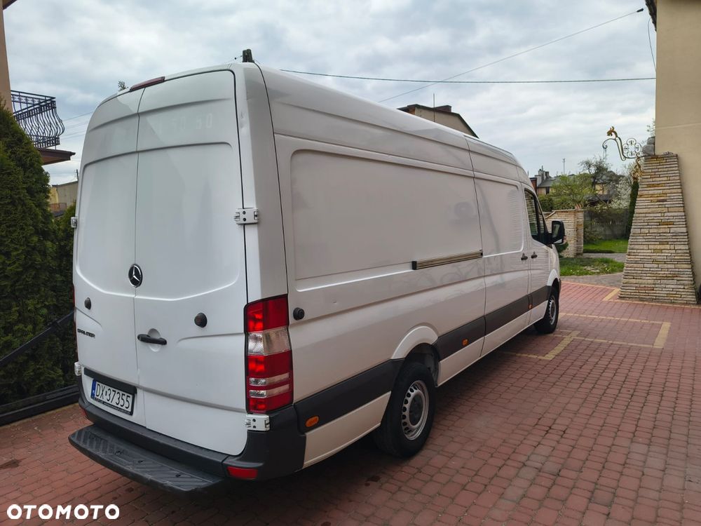 Mercedes-Benz Sprinter - 2