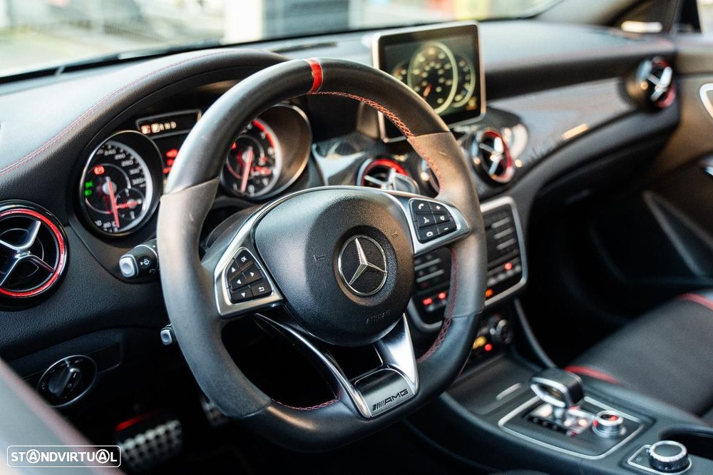 Mercedes-Benz CLA 45 AMG - 35