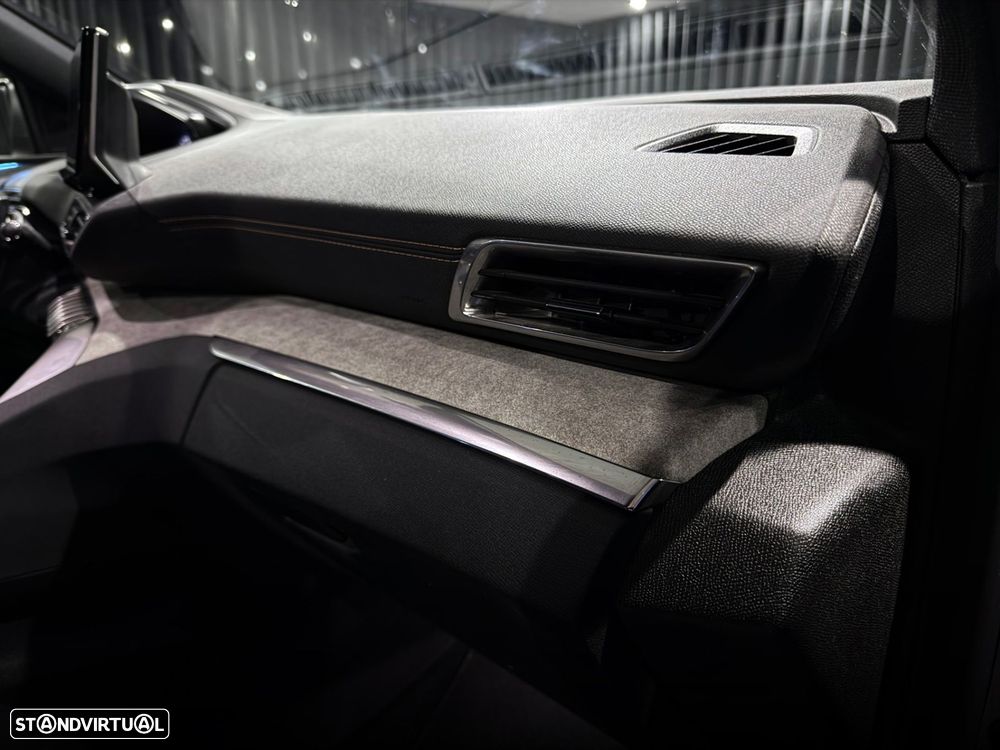 Peugeot 3008 1.6 Hybrid GT e-EAT8 - 36