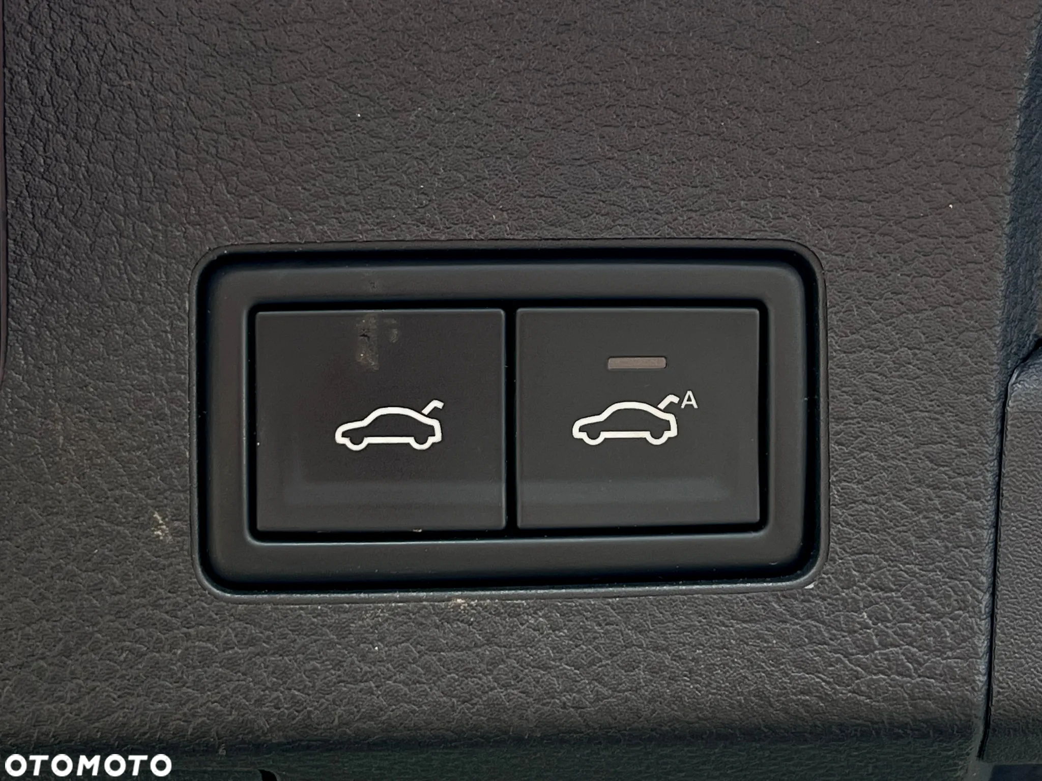 Volkswagen Arteon 2.0 TDI SCR R-Line DSG - 29