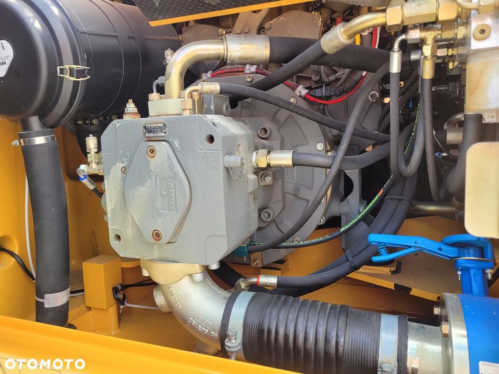 Liebherr 900 C / ROTOTILT ze szczypcami / 5400h / STAN IDEALNY !! / - 21