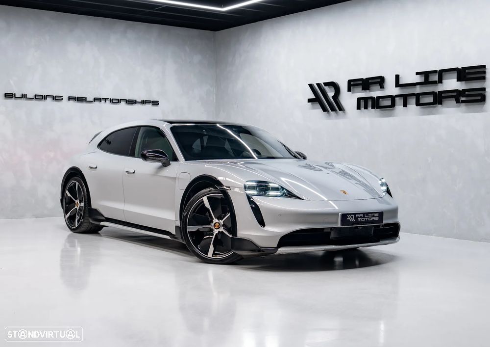 Porsche Taycan Cross Turismo 4 - 2