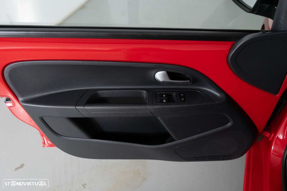 VW Up! 1.0 Move Color - 20