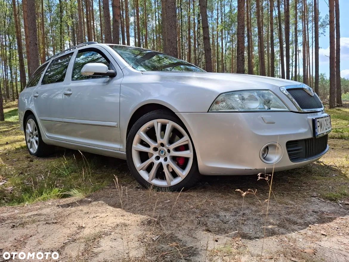 Skoda Octavia Combi 2.0 TDI DPF RS - 1