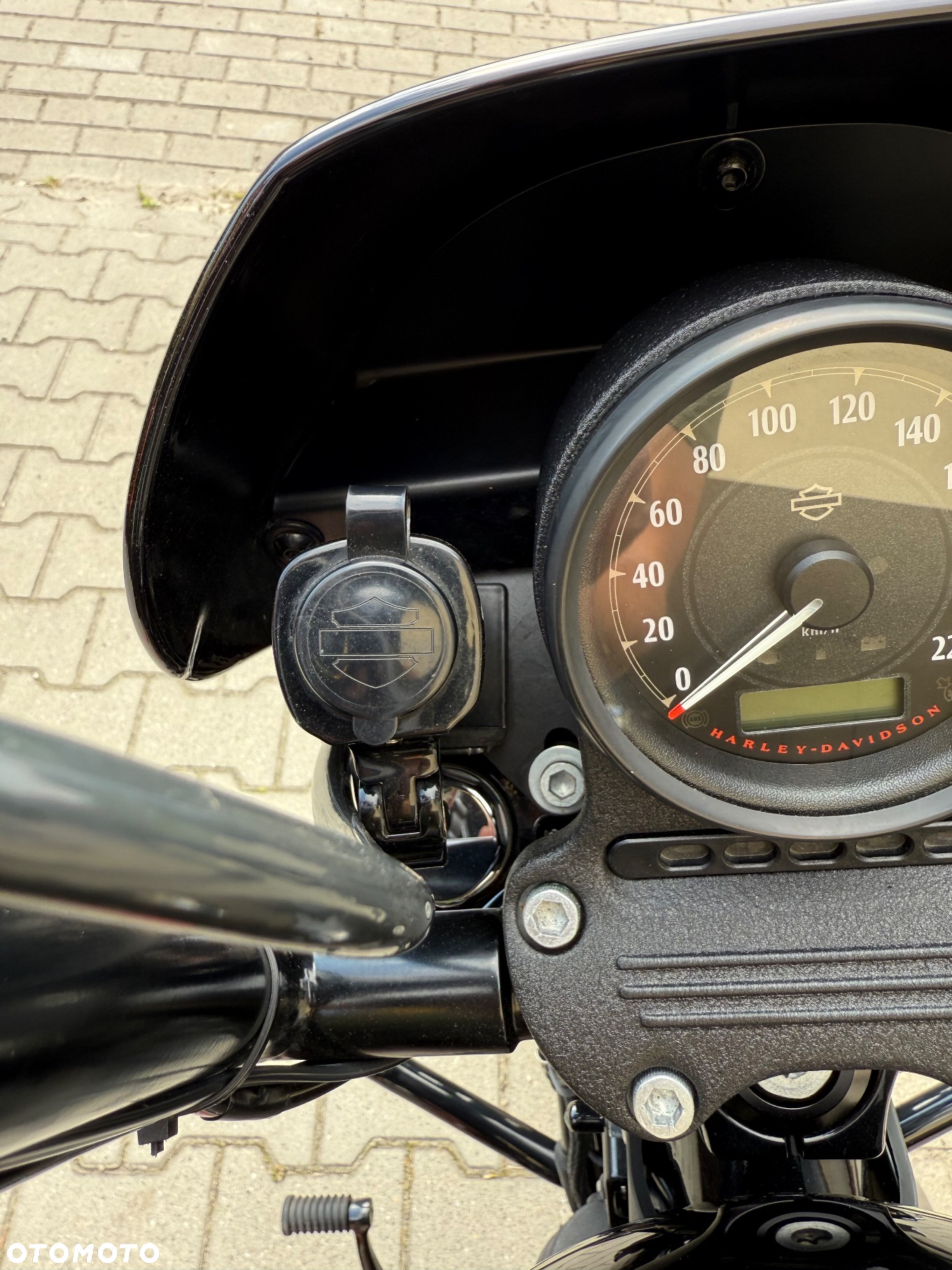 Harley-Davidson Sportster Iron 1200 - 14
