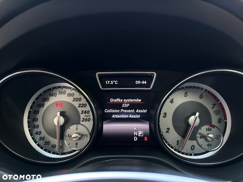 Mercedes-Benz CLA 200 7G-DCT AMG Line - 23