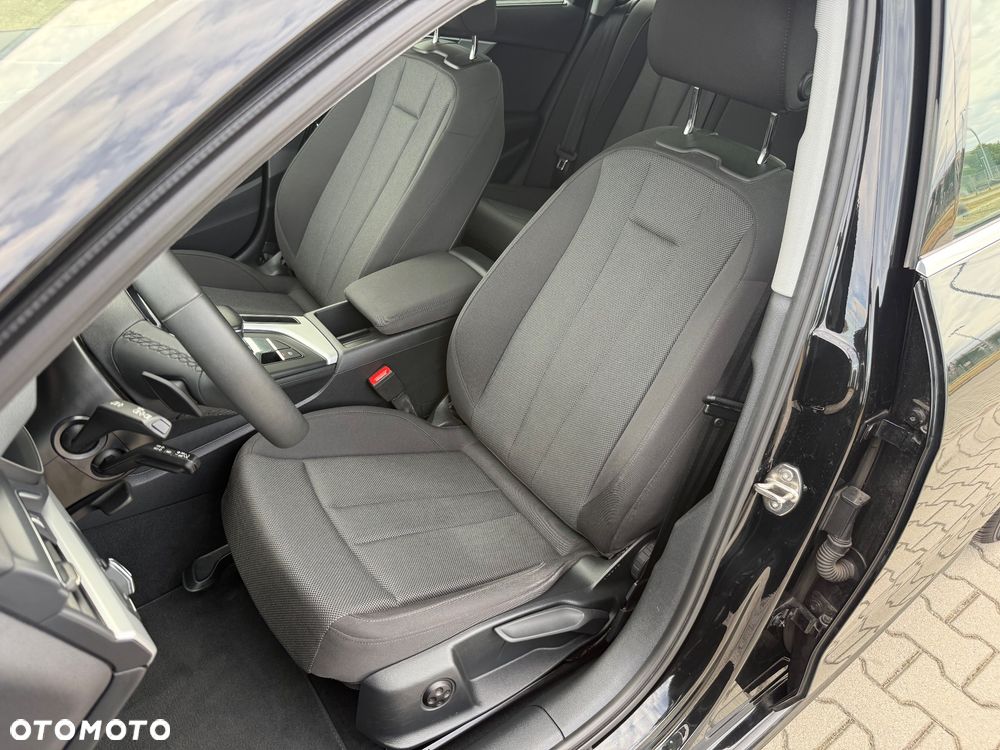 Audi A4 Avant 35 TFSI S tronic design - 23