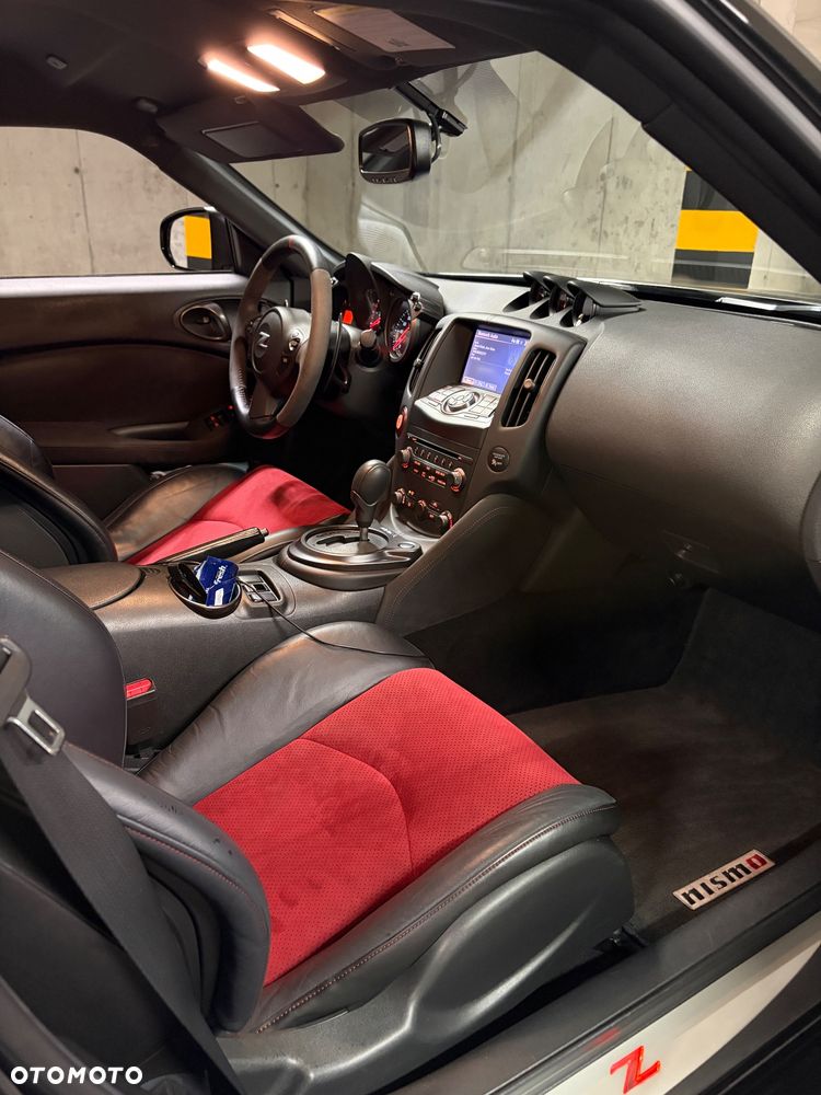 Nissan 370 Z - 18