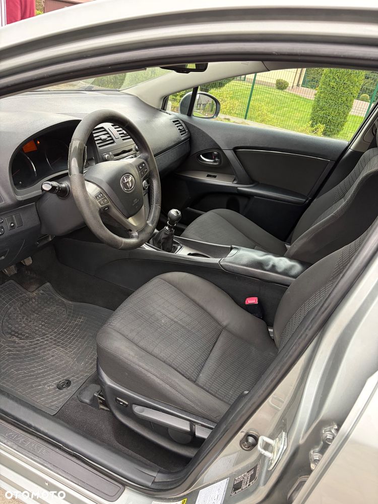 Toyota Avensis 2.0 D-4D Sol+NAVI - 9